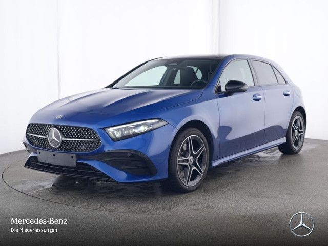 Blauw Gebruikt 2024 Mercedes A250 AMG Hatchback | € 41.800 (Duur) - Afbeelding 1/4