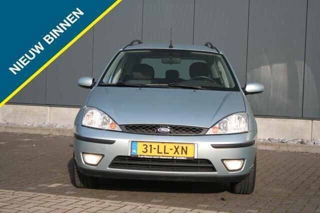 Groen Gebruikt 2003 Ford Focus Collection Stationwagen | € 2.249 (Iets duurder) - Afbeelding 1/4