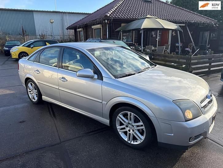 Occasion 2005 Opel Vectra GTS Elegance | € 1.695 (Eerlijke prijs) - Afbeelding 1/4