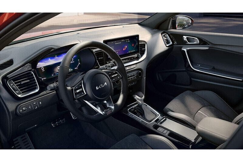 Aurora black pearl (zwart metallic) Nieuw 2025 Kia Ceed Sportswagon Stationwagen | € 38.485 (Eerlijke prijs) - Afbeelding 1/3