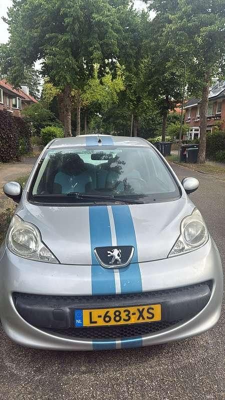 Grijs Gebruikt 2008 Peugeot 107 Hatchback | € 875 (Super prijs) - Afbeelding 1/4