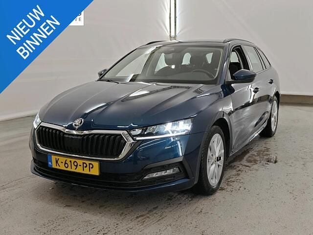 Blauw Occasion 2021 Skoda Octavia Business Line Stationwagen | € 16.800 (Eerlijke prijs) - Afbeelding 1/4