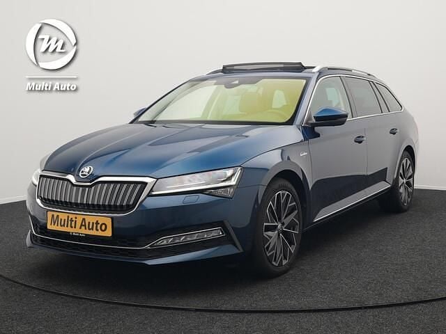 Blauw Gebruikt 2021 Skoda Superb LAURIN & KLEMENT Stationwagen | € 25.740 (Eerlijke prijs) - Afbeelding 1/4