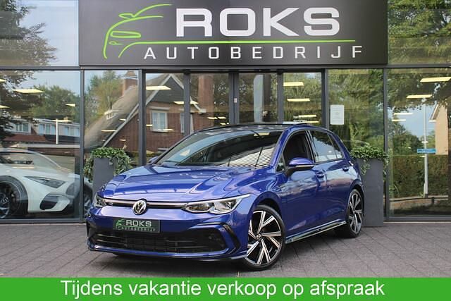 Blauw Gebruikt 2024 VW Golf VIII Business Hatchback | € 35.450 (Eerlijke prijs) - Afbeelding 1/4