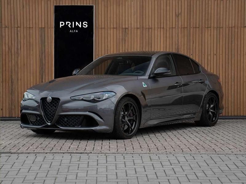 Grijs Gebruikt 2025 Alfa Romeo Giulia Quadrifoglio Sedan | € 152.520 - Afbeelding 1/4