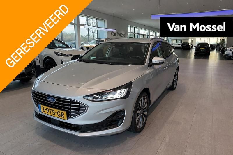 Grijs Occasion 2024 Ford Focus Titanium X Stationwagen | € 24.945 (Eerlijke prijs) - Afbeelding 1/4