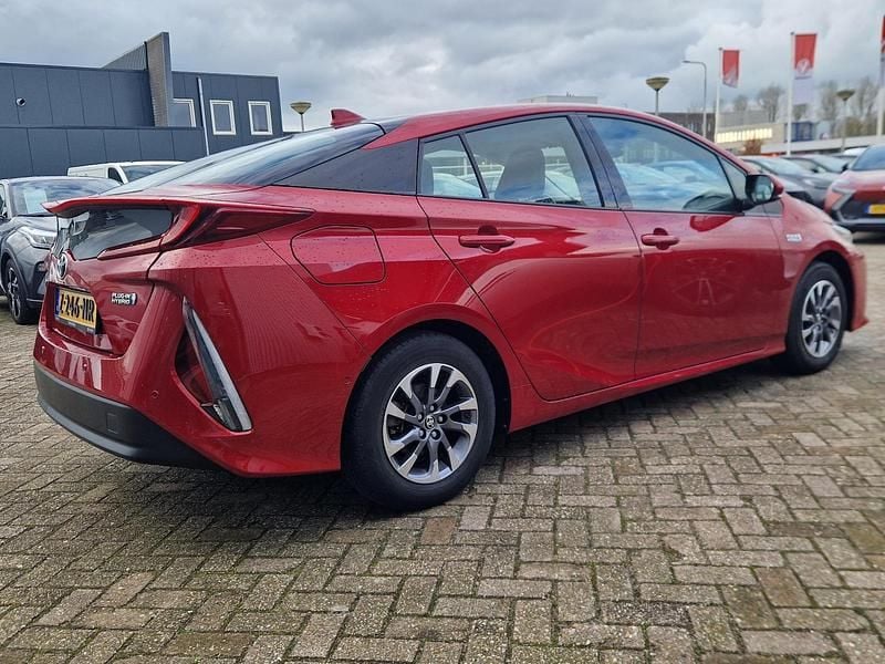 Occasion Toyota Prius Business Edition 123 PK (90 kW) 2018 Rood Hatchback
