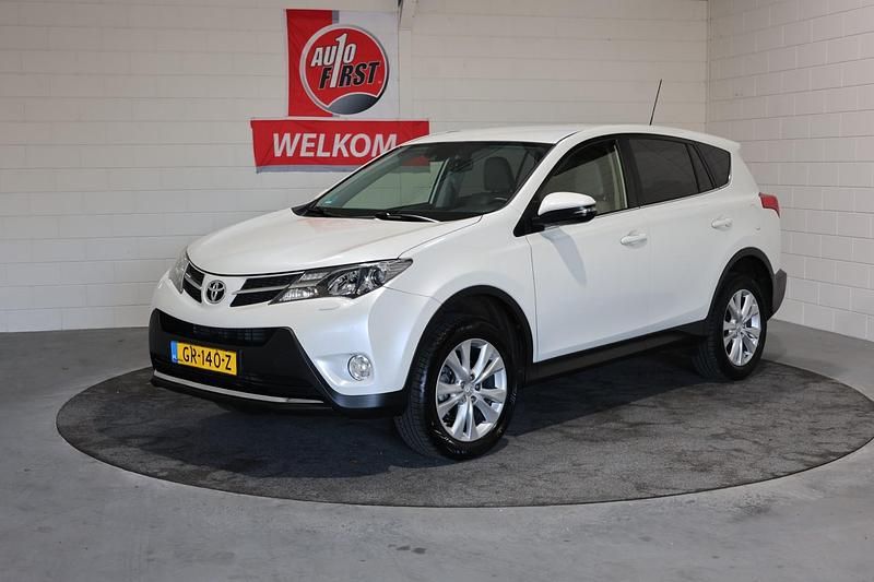 Wit Gebruikt 2015 Toyota RAV4 Business Edition SUV | € 18.950 (Eerlijke prijs) - Afbeelding 1/4