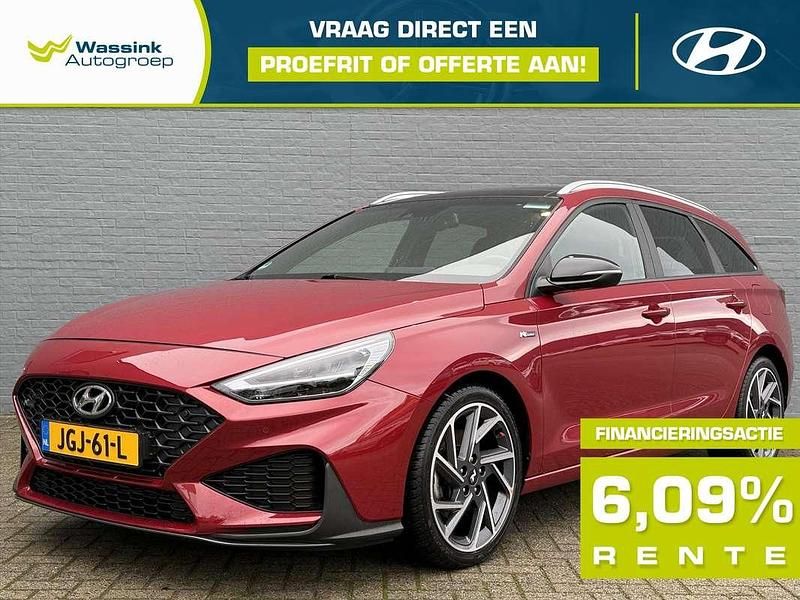 Rood (metallic) Occasion 2023 Hyundai i30 N Line Stationwagen | € 26.390 (Iets duurder) - Afbeelding 1/4