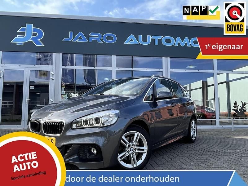 Grijs Gebruikt 2018 BMW 220 Executive Stationwagen | € 19.995 (Eerlijke prijs) - Afbeelding 1/4