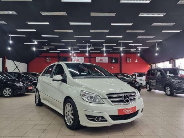 Wit Gebruikt 2011 Mercedes B200 MPV | € 5.950 - Afbeelding 1/4