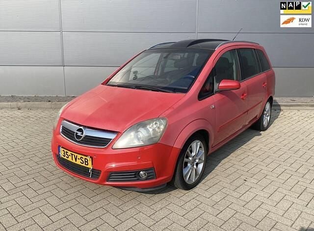 Rood Gebruikt 2007 Opel Zafira Executive MPV | € 1.850 (Super prijs) - Afbeelding 1/4