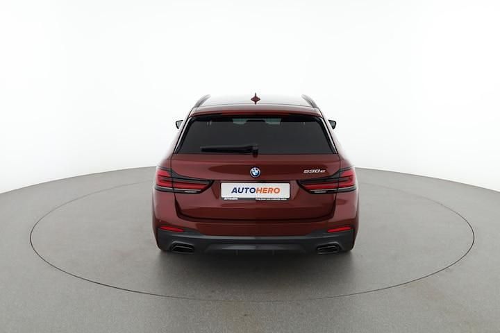 Occasion BMW 530e M Sport 292 PK (214 kW) 2023 Rood Stationwagen