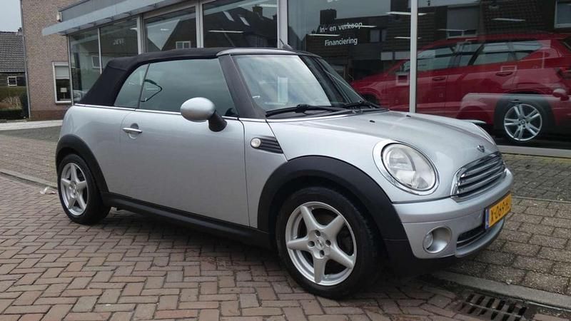 Grijs (metallic) Occasion 2010 Mini Cooper Cabriolet Cabriolet | € 5.250 (Eerlijke prijs) - Afbeelding 1/4