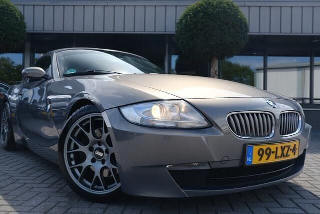 Grijs, metallic lak Gebruikt 2007 BMW Z4 Executive Coupé | € 18.895 (Eerlijke prijs) - Afbeelding 1/4