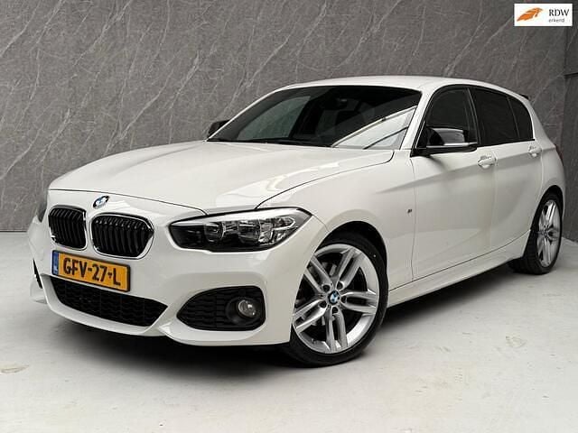 Wit Gebruikt 2016 BMW 120 M Sport Hatchback | € 13.950 (Duur) - Afbeelding 1/4