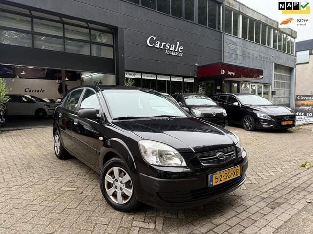 Zwart Gebruikt 2006 Kia Rio Hatchback | € 1.650 (Goede deal) - Afbeelding 1/4