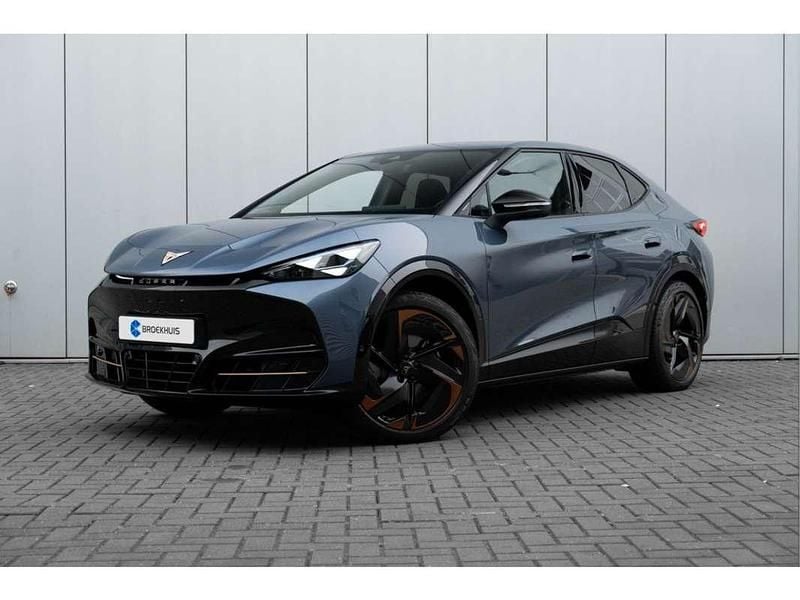 Blauw, metallic lak Gebruikt 2024 Cupra Tavascan VZ SUV | € 47.900 (Super prijs) - Afbeelding 1/4