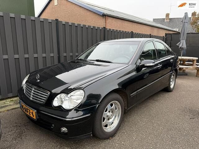 Zwart Gebruikt 2004 Mercedes C180 Classic Sedan | € 1.999 (Goede deal) - Afbeelding 1/4