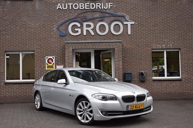 Grijs Occasion 2012 BMW 520 Executive Sedan | € 12.950 (Eerlijke prijs) - Afbeelding 1/4