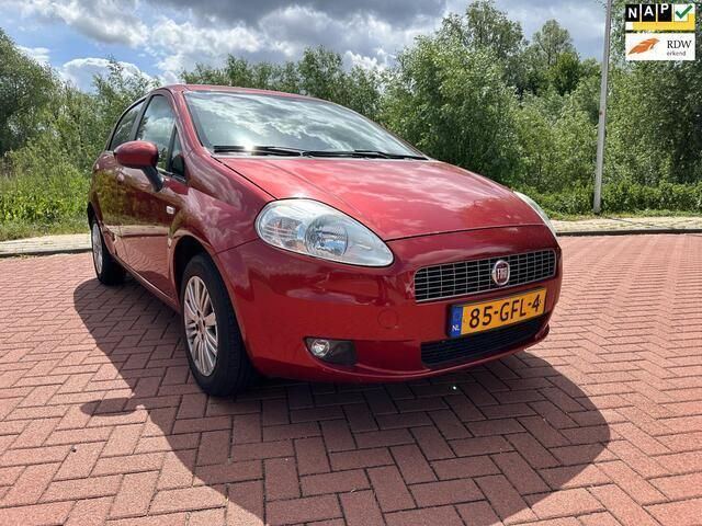 Rood Gebruikt 2008 Fiat Grande Punto Dynamic Hatchback | € 2.199 (Eerlijke prijs) - Afbeelding 1/4