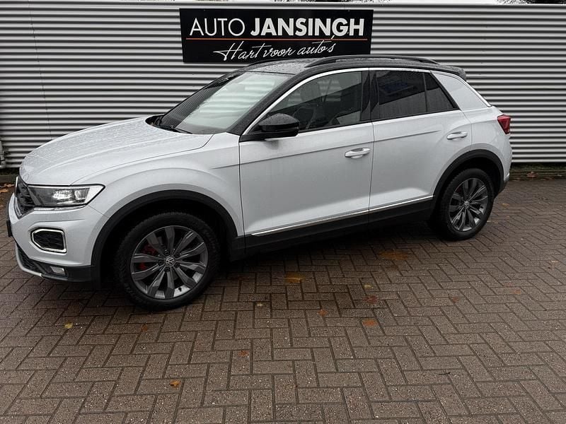 Wit (metallic) Occasion 2018 VW T-Roc Sportline SUV | € 17.995 (Iets duurder) - Afbeelding 1/4
