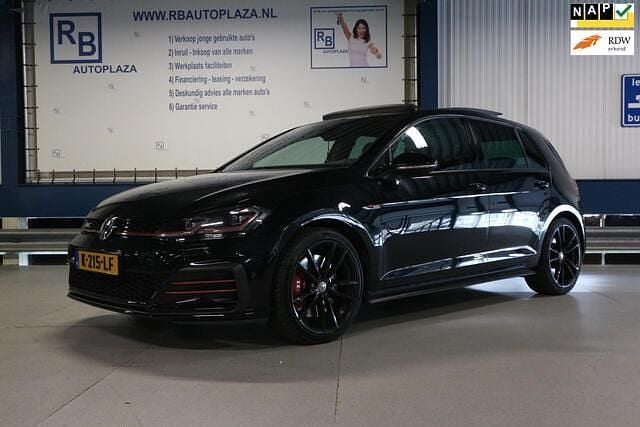 Zwart Gebruikt 2017 VW Golf VII Black Edition Hatchback | € 17.950 (Super prijs) - Afbeelding 1/4
