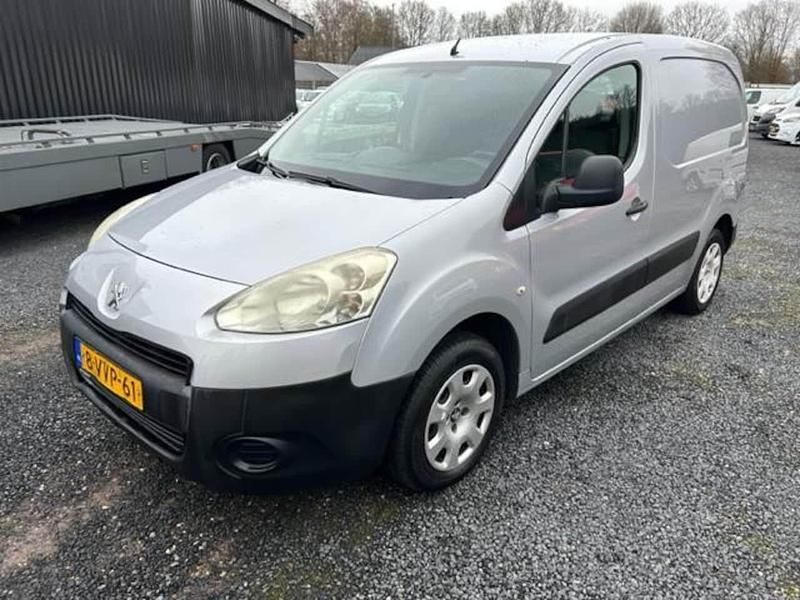 Grijs (metallic) Occasion 2012 Peugeot Partner MPV | € 2.273 (Eerlijke prijs) - Afbeelding 1/4