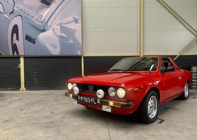 Rood Gebruikt 1980 Lancia Beta | € 15.000 - Afbeelding 1/4