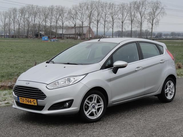 Occasion Ford Fiesta Titanium 101 PK (74 kW) 2014 Grijs Hatchback
