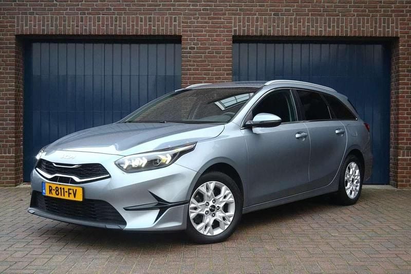 Grijs Gebruikt 2022 Kia Ceed Sportswagon Stationwagen | € 14.450 (Goede deal) - Afbeelding 1/4