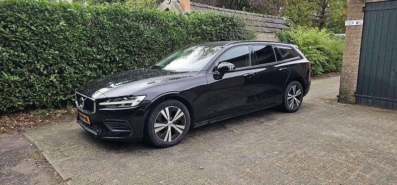 Zwart Occasion 2020 Volvo V60 Stationwagen | € 21.500 (Super prijs) - Afbeelding 1/4