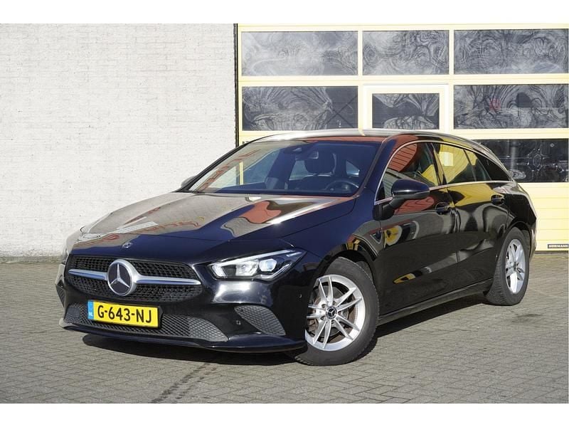 Zwart Gebruikt 2019 Mercedes CLA180 Advantage Sedan | € 19.850 (Goede deal) - Afbeelding 1/4