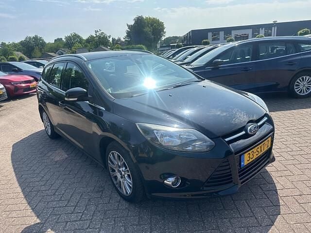 Zwart Gebruikt 2012 Ford Focus Titanium Stationwagen | € 2.950 (Eerlijke prijs) - Afbeelding 1/4