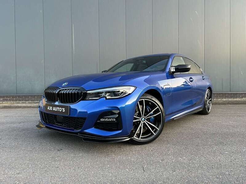 Blauw Gebruikt 2020 BMW 330e M Sport Sedan | € 39.900 (Duur) - Afbeelding 1/4