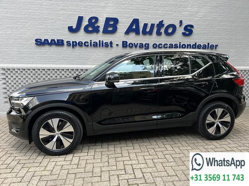 Zwart, metallic lak Gebruikt 2022 Volvo XC40 Inscription SUV | € 30.950 (Super prijs) - Afbeelding 1/4