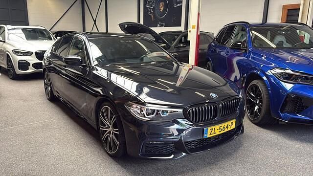 Zwart Gebruikt 2018 BMW 540 Executive Sedan | € 42.950 (Iets duurder) - Afbeelding 1/4