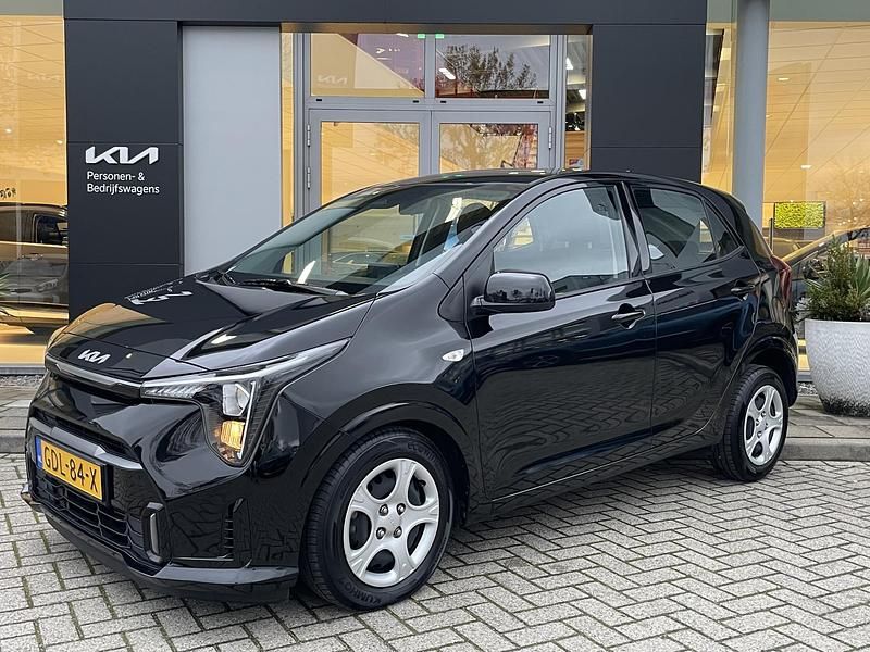 Zwart Gebruikt 2024 Kia Picanto Hatchback | € 19.450 (Eerlijke prijs) - Afbeelding 1/4