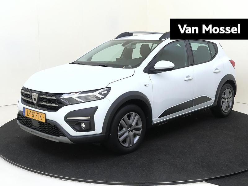 Wit Gebruikt 2021 Dacia Sandero Comfort Hatchback | € 18.635 - Afbeelding 1/4