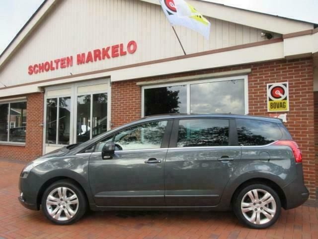Grijs Gebruikt 2011 Peugeot 5008 Family MPV | € 9.500 - Afbeelding 1/4