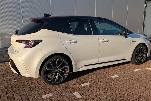 Occasion Toyota Corolla Executive 122 PK (89 kW) 2020 Wit Hatchback