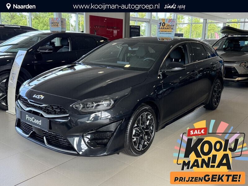Zwart Nieuw 2025 Kia ProCeed GT-Line Hatchback | € 39.890 (Iets duurder) - Afbeelding 1/4