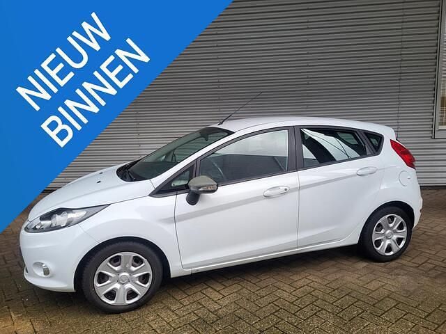 Wit Gebruikt 2012 Ford Fiesta Trend Hatchback | € 4.995 (Eerlijke prijs) - Afbeelding 1/4