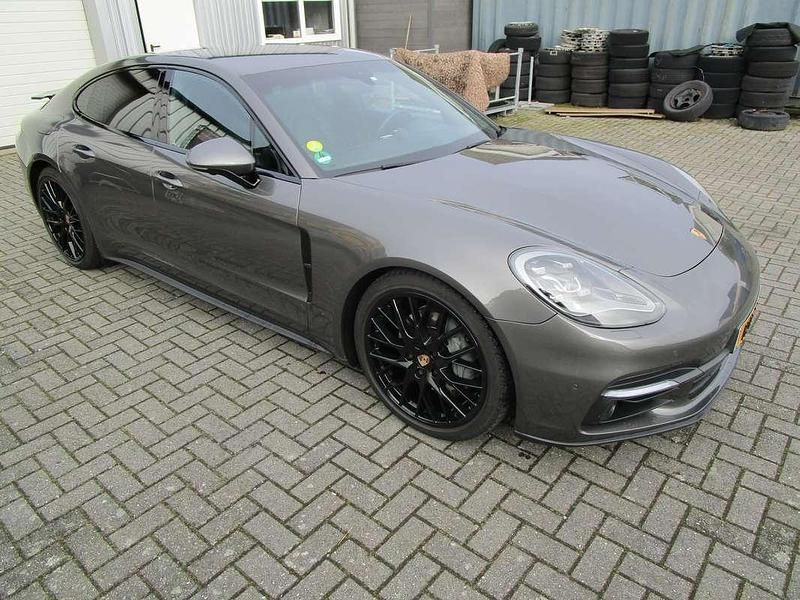 Occasion Porsche Panamera 421 PK (309 kW) 2017 Grijs Hatchback