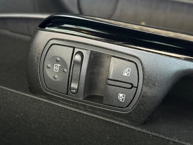 Occasion Opel Corsa Edition 95 PK (69 kW) 2010 Blauw Hatchback