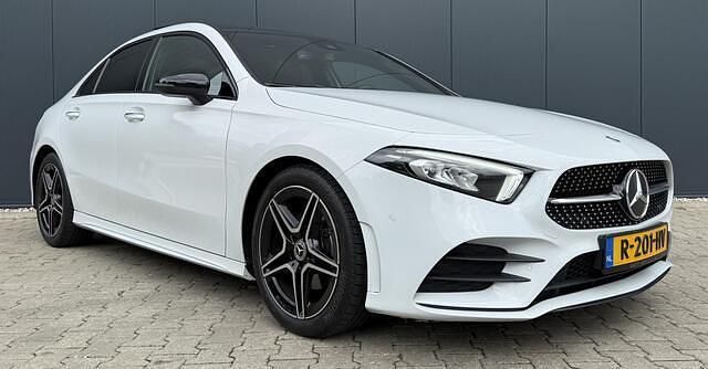 Occasion Mercedes A180 AMG line 136 PK (100 kW) 2022 Wit Sedan