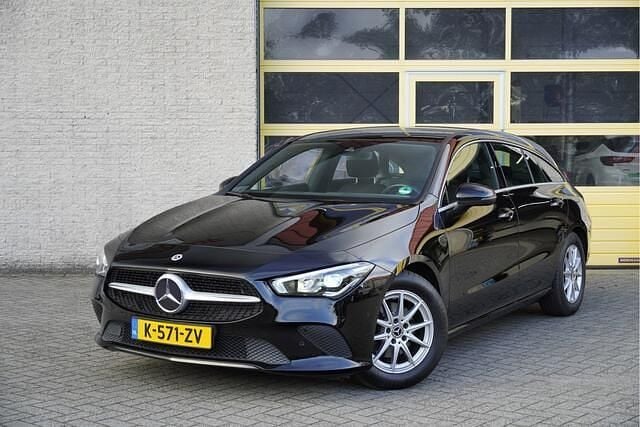 Zwart Gebruikt 2021 Mercedes CLA180 Shooting Brake Business Stationwagen | € 22.950 (Super prijs) - Afbeelding 1/4