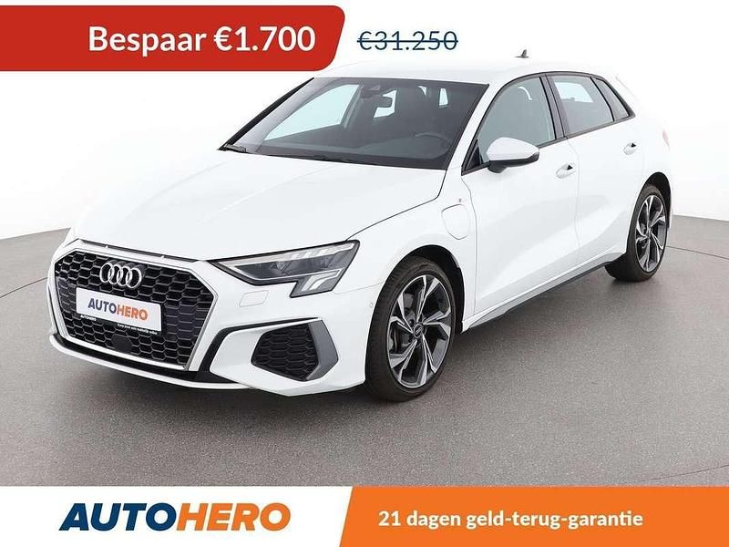 Wit Gebruikt 2022 Audi A3 e-tron S-Line Hatchback | € 29.749 (Eerlijke prijs) - Afbeelding 1/3