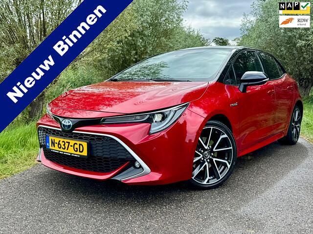 Rood Gebruikt 2019 Toyota Corolla Business Edition Hatchback | € 19.999 (Eerlijke prijs) - Afbeelding 1/4