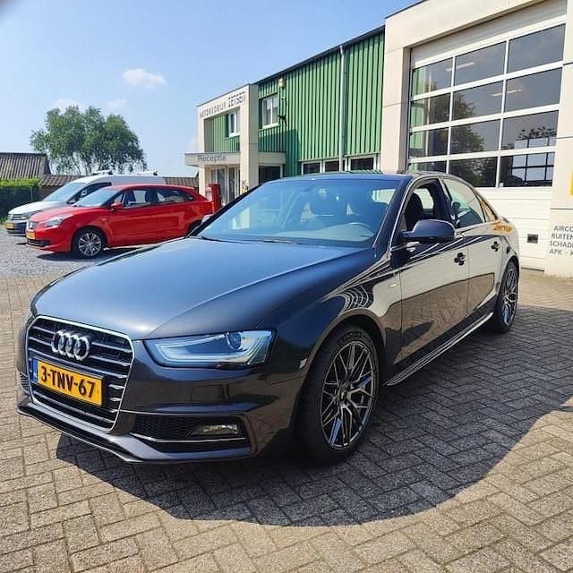 Occasion Audi A4 2014 Grijs (metallic) Sedan